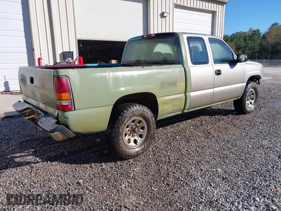 ✅ 2002 Chevrolet Silverado 1500 LS • VIN: 2GCEK19V321131869 • Lot: 43578823. Listed on IAAI with 287,316 mi. Free auction sales archive from the USA and detailed vehicle history report at DreamBid. Image 4.