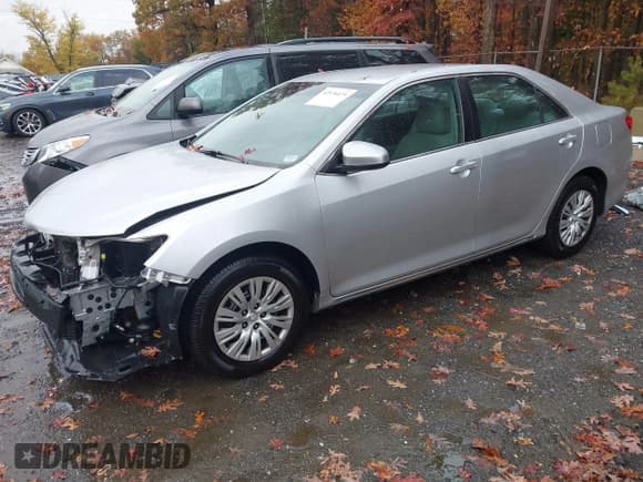 ✅ 2013 Toyota Camry LE • VIN: 4T4BF1FK4DR307449 • Lot: 43576075. Listed on IAAI with 206,176 mi. Free auction sales archive from the USA and detailed vehicle history report at DreamBid. Image 2.