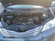 ✅ 2017 Toyota Sienna XLE • VIN: 5TDDZ3DCXHS156665 • Лот: 90896215. Опубликован ранее на Copart с пробегом 102 149 миль. Бесплатный доступ к архиву аукционных продаж из США и подробный отчёт об истории автомобиля на DreamBid. Изображение 12.