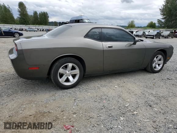 ✅ 2009 Dodge Challenger SE • VIN: 2B3LJ44V69H607067 • Lot: 68578464. Wystawiony na Copart z przebiegiem 100 189 mil. Bezpłatny archiwum sprzedaży aukcyjnych z USA i szczegółowy raport historii pojazdu na DreamBid. Zdjęcie 3.