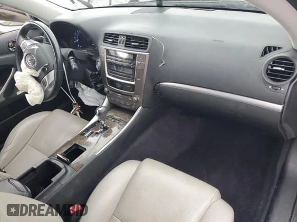 ✅ 2011 Lexus IS 250 C • VIN: JTHFF2C20B2518472 • Lot: 82758685. Listed on Copart with 119,740 mi. Free auction sales archive from the USA and detailed vehicle history report at DreamBid. Image 8.