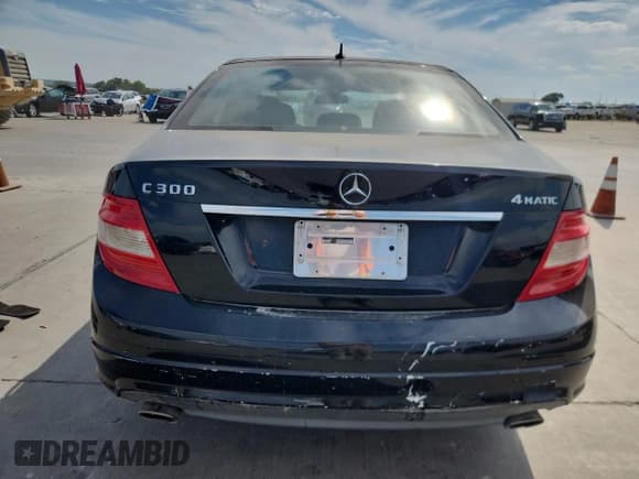 ✅ 2011 Mercedes-Benz C 300 Sport • VIN: WDDGF8BB4BR157027 • Лот: 87035475. Опубликован ранее на Copart с пробегом Не указан. Бесплатный доступ к архиву аукционных продаж из США и подробный отчёт об истории автомобиля на DreamBid. Изображение 6.