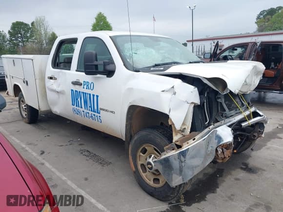 ✅ 2011 Chevrolet Silverado 2500HD • VIN: 1GB1KVCG2BF190764 • Lot: 41937031. Wystawiony na IAAI z przebiegiem 278 538 mil. Bezpłatny archiwum sprzedaży aukcyjnych z USA i szczegółowy raport historii pojazdu na DreamBid. Zdjęcie 1.