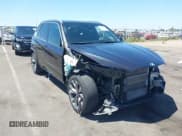 ✅ 2018 BMW X5 xDrive40e • VIN: 5UXKT0C54J0W02004 • Lot: 42910543. Wystawiony na IAAI z przebiegiem 100 324 mil. Bezpłatny archiwum sprzedaży aukcyjnych z USA i szczegółowy raport historii pojazdu na DreamBid. Zdjęcie 1.