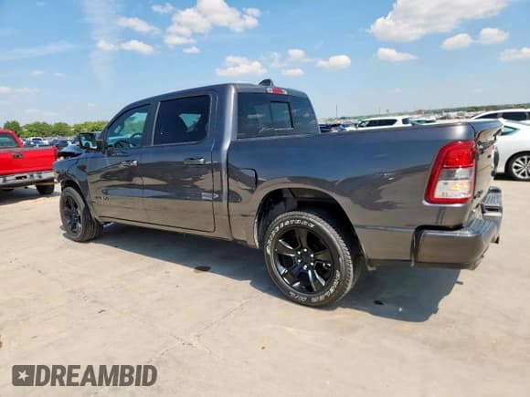 ✅ 2022 Ram 1500 Big Horn • VIN: 1C6RREFT3NN157308 • Lot: 80452495. Wystawiony na Copart z przebiegiem 56 904 mil. Bezpłatny archiwum sprzedaży aukcyjnych z USA i szczegółowy raport historii pojazdu na DreamBid. Zdjęcie 2.