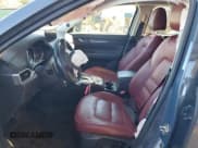 ✅ 2023 Mazda CX-5 S Carbon Edition • VIN: JM3KFBCM9P0219624 • Lot: 82649815. Wystawiony na Copart z przebiegiem 47 013 mil. Bezpłatny archiwum sprzedaży aukcyjnych z USA i szczegółowy raport historii pojazdu na DreamBid. Zdjęcie 7.