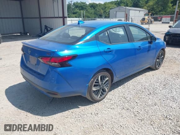 ✅ 2024 Nissan Versa SR • VIN: 3N1CN8FV2RL926659 • Lot: 42964941. Wystawiony na IAAI z przebiegiem 12 945 mil. Bezpłatny archiwum sprzedaży aukcyjnych z USA i szczegółowy raport historii pojazdu na DreamBid. Zdjęcie 4.