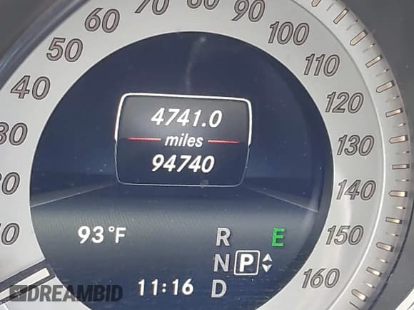 ✅ 2015 Mercedes-Benz GLK 350 • VIN: WDCGG8JB5FG342742 • Lot: 42851201. Wystawiony na IAAI z przebiegiem 94 740 mil. Bezpłatny archiwum sprzedaży aukcyjnych z USA i szczegółowy raport historii pojazdu na DreamBid. Zdjęcie 7.