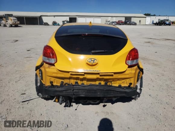✅ 2015 Hyundai Veloster • VIN: KMHTC6AD4FU227374 • Lot: 76863014. Wystawiony na Copart z przebiegiem 122 928 mil. Bezpłatny archiwum sprzedaży aukcyjnych z USA i szczegółowy raport historii pojazdu na DreamBid. Zdjęcie 6.