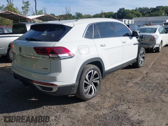 ✅ 2020 Volkswagen Atlas SEL Premium • VIN: 1V2NE2CA8LC224531 • Lot: 43361218. Listed on IAAI with 60,727 mi. Free auction sales archive from the USA and detailed vehicle history report at DreamBid. Image 4.