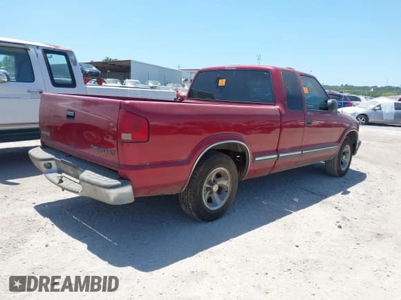 ✅ 2003 Chevrolet S-10 • VIN: 1GCCS19H938132072 • Лот: 42838717. Опубликован ранее на IAAI с пробегом 183 340 миль. Бесплатный доступ к архиву аукционных продаж из США и подробный отчёт об истории автомобиля на DreamBid. Изображение 4.