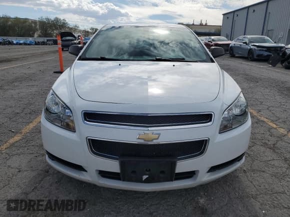 ✅ 2012 Chevrolet Malibu 1LS • VIN: 1G1ZB5E01CF241860 • Lot: 86106485. Listed on Copart with 81,758 mi. Free auction sales archive from the USA and detailed vehicle history report at DreamBid. Image 5.