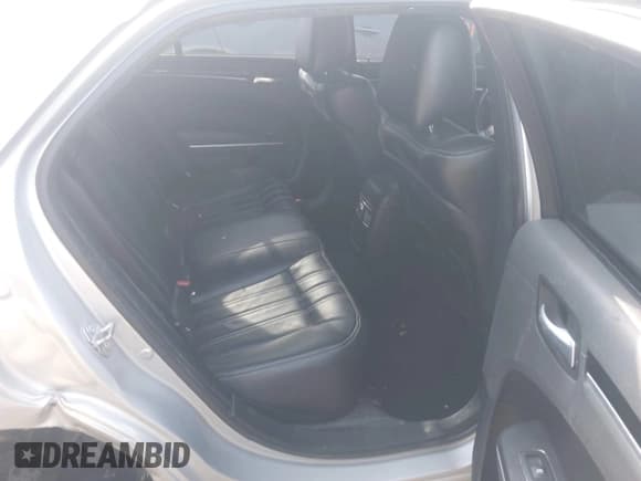 ✅ 2021 Chrysler 300 S • VIN: 2C3CCABGXMH549893 • Lot: 42982981. Listed on IAAI with 90,497 mi. Free auction sales archive from the USA and detailed vehicle history report at DreamBid. Image 8.