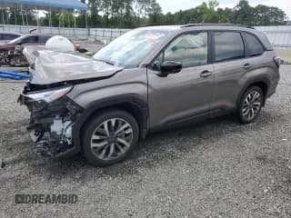 ✅ 2025 Subaru Forester Touring • VIN: JF2SLDTC8SH477603 • Лот: 59725775. Опубликован ранее на Copart с пробегом 9 440 миль. Бесплатный доступ к архиву аукционных продаж из США и подробный отчёт об истории автомобиля на DreamBid. Изображение 1.
