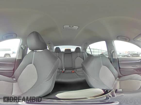 2021 Toyota Camry LE z VIN 4T1C11AK1MU566243, wystawiony jako Copart lot #82484385 z przebiegiem 264 806 mil mil oraz Szkoda całkowita • Salvage title. Historia ofert i sprzedaży dostępna na DreamBid. Obrazek 14.