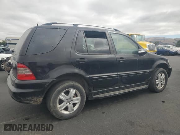 ✅ 2005 Mercedes-Benz M 500 • VIN: 4JGAB75E75A520432 • Lot: 65834435. Listed on Copart with 169,493 mi. Free auction sales archive from the USA and detailed vehicle history report at DreamBid. Image 3.