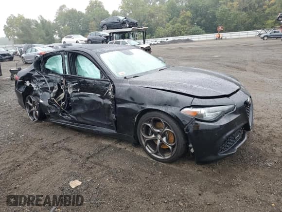 ✅ 2018 Alfa Romeo Giulia Ti Sport • VIN: ZARFAEEN9J7597379 • Лот: 71916595. Опубликован ранее на Copart с пробегом Не указан. Бесплатный доступ к архиву аукционных продаж из США и подробный отчёт об истории автомобиля на DreamBid. Изображение 4.