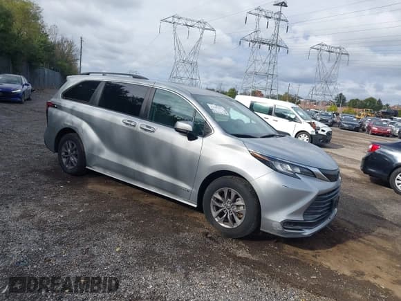 ✅ 2021 Toyota Sienna LE • VIN: 5TDKRKEC2MS033629 • Lot: 43487823. Listed on IAAI with 76,223 mi. Free auction sales archive from the USA and detailed vehicle history report at DreamBid. Image 1.