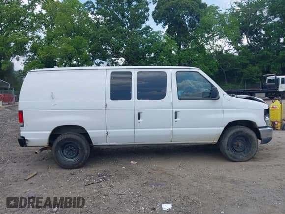 ✅ 2014 Ford Econoline Cargo Commercial • VIN: 1FTNE2EWXEDA19929 • Lot: 42296983. Wystawiony na IAAI z przebiegiem 245 291 mil. Bezpłatny archiwum sprzedaży aukcyjnych z USA i szczegółowy raport historii pojazdu na DreamBid. Zdjęcie 13.