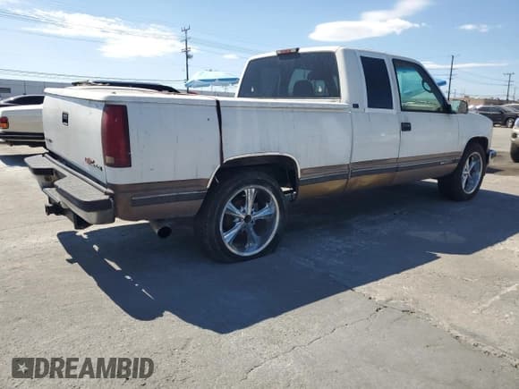 ✅ 1995 GMC Sierra 1500 • VIN: 2GTEC19K0S1502165 • Lot: 80825185. Wystawiony na Copart z przebiegiem 299 956 mil. Bezpłatny archiwum sprzedaży aukcyjnych z USA i szczegółowy raport historii pojazdu na DreamBid. Zdjęcie 3.