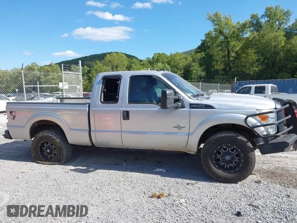 ✅ 2011 Ford F-250 XL • VIN: 1FT7X2BT4BEC90939 • Lot: 43050753. Listed on IAAI with 137,327 mi. Free auction sales archive from the USA and detailed vehicle history report at DreamBid. Image 13.