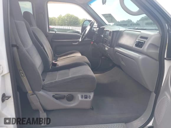 ✅ 2002 Ford F-250 XL • VIN: 1FTNW21F52EC59625 • Lot: 42315002. Listed on IAAI with 367,625 mi. Free auction sales archive from the USA and detailed vehicle history report at DreamBid. Image 5.