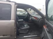 ✅ 2011 Chevrolet Suburban LTZ • VIN: 1GNSKKE39BR170395 • Lot: 43604666. Listed on IAAI with 186,630 mi. Free auction sales archive from the USA and detailed vehicle history report at DreamBid. Image 5.