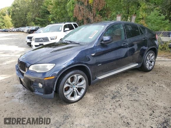 ✅ 2013 BMW X6 xDrive35i • VIN: 5UXFG2C54DL784534 • Лот: 82050805. Опубликован ранее на Copart с пробегом 99 326 миль. Бесплатный доступ к архиву аукционных продаж из США и подробный отчёт об истории автомобиля на DreamBid. Изображение 1.
