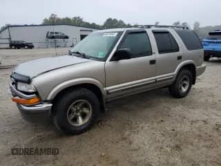 ✅ 2001 Chevrolet Blazer LT • VIN: 1GNCS13W412128008 • Лот: 85818945. Размещён на Copart с пробегом 172 823 миль миль. Получите бесплатный доступ к архиву аукционных продаж из США и посмотрите подробный отчёт об истории автомобиля на DreamBid. Изображение 1.