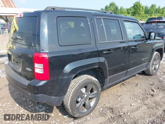 ✅ 2015 Jeep Patriot High Altitude • VIN: 1C4NJPFA4FD178488 • Lot: 42734917. Wystawiony na IAAI z przebiegiem 167 085 mil. Bezpłatny archiwum sprzedaży aukcyjnych z USA i szczegółowy raport historii pojazdu na DreamBid. Zdjęcie 4.