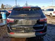 ✅ 2019 Jeep Compass Altitude • VIN: 3C4NJDBB0KT827978 • Lot: 43563385. Wystawiony na Copart z przebiegiem 32 733 mil. Bezpłatny archiwum sprzedaży aukcyjnych z USA i szczegółowy raport historii pojazdu na DreamBid. Zdjęcie 6.