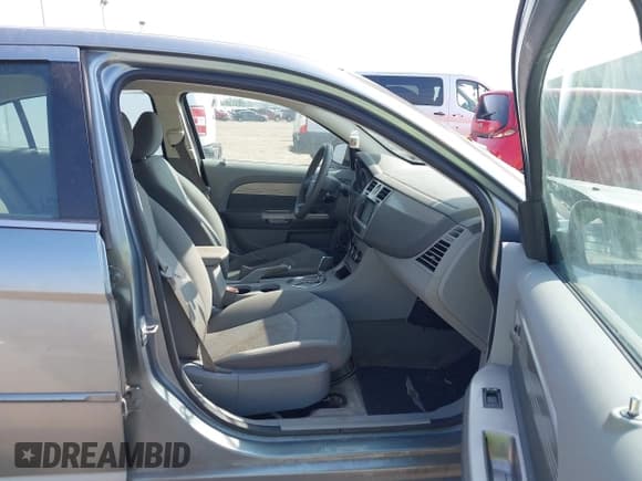 ✅ 2008 Chrysler Sebring LX • VIN: 1C3LC46K48N226744 • Lot: 43524982. Wystawiony na IAAI z przebiegiem 146 977 mil. Bezpłatny archiwum sprzedaży aukcyjnych z USA i szczegółowy raport historii pojazdu na DreamBid. Zdjęcie 5.