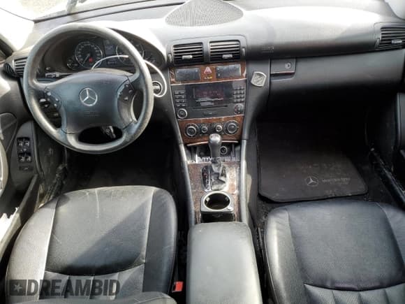 ✅ 2006 Mercedes-Benz C 280 Luxury • VIN: WDBRF54J56F732974 • Лот: 49057985. Опубликован ранее на Copart с пробегом 208 484 миль. Бесплатный доступ к архиву аукционных продаж из США и подробный отчёт об истории автомобиля на DreamBid. Изображение 8.