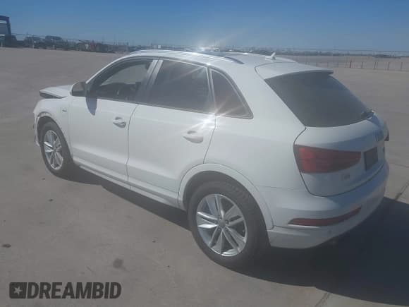✅ 2018 Audi Q3 Premium • VIN: WA1ECCFS7JR026917 • Lot: 41823995. Listed on IAAI with 76,313 mi. Free auction sales archive from the USA and detailed vehicle history report at DreamBid. Image 3.