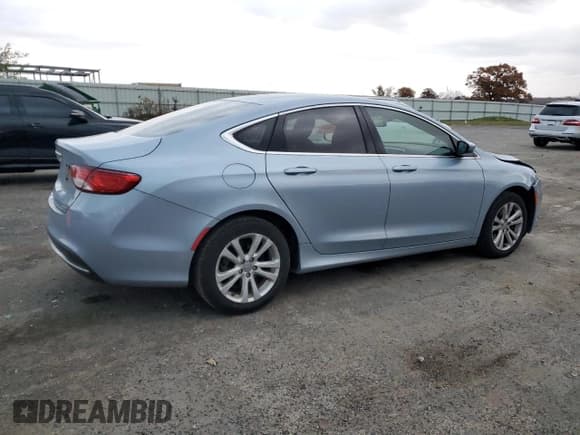 ✅ 2015 Chrysler 200 Limited • VIN: 1C3CCCAB1FN693540 • Лот: 92166695. Опубликован ранее на Copart с пробегом 171 302 миль. Бесплатный доступ к архиву аукционных продаж из США и подробный отчёт об истории автомобиля на DreamBid. Изображение 3.