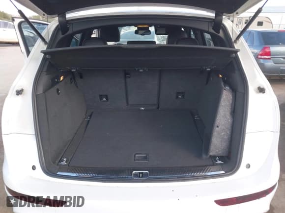 ✅ 2011 Audi Q5 Premium Plus • VIN: WA1DKAFP2BA025530 • Lot: 43388159. Wystawiony na IAAI z przebiegiem 116 432 mil. Bezpłatny archiwum sprzedaży aukcyjnych z USA i szczegółowy raport historii pojazdu na DreamBid. Zdjęcie 12.