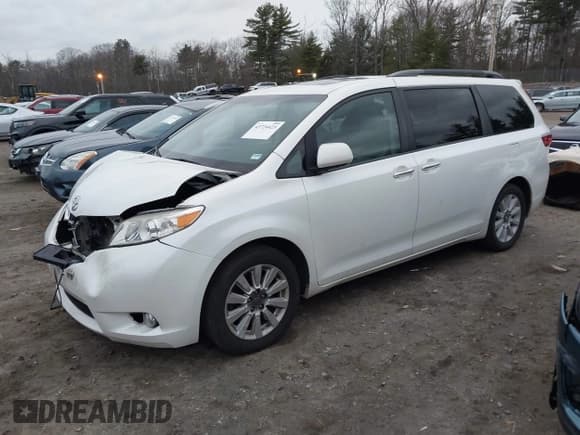 ✅ 2015 Toyota Sienna XLE • VIN: 5TDDK3DC5FS122764 • Лот: 43724423. Опубликован ранее на IAAI с пробегом 111 207 миль. Бесплатный доступ к архиву аукционных продаж из США и подробный отчёт об истории автомобиля на DreamBid. Изображение 21.