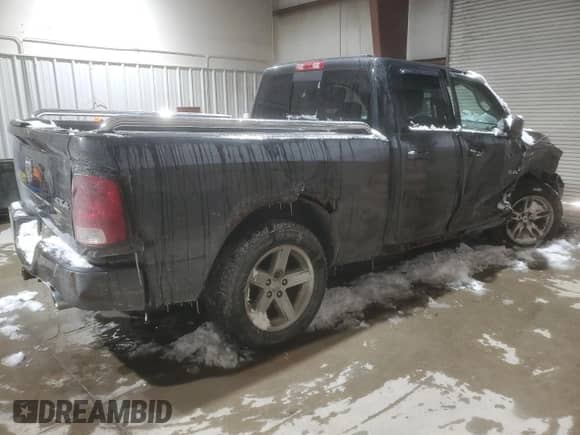 2010 Dodge 1500 Laramie z VIN 1D7RV1GT0AS196998, wystawiony jako Copart lot #45585925 z przebiegiem Nie podano mil oraz Szkoda całkowita • Salvage title. Historia ofert i sprzedaży dostępna na DreamBid. Obrazek 3.