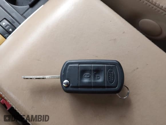 ✅ 2008 Land Rover Range Rover Sport SC • VIN: SALSH23448A181470 • Lot: 43702441. Listed on IAAI with 146,504 mi. Free auction sales archive from the USA and detailed vehicle history report at DreamBid. Image 11.