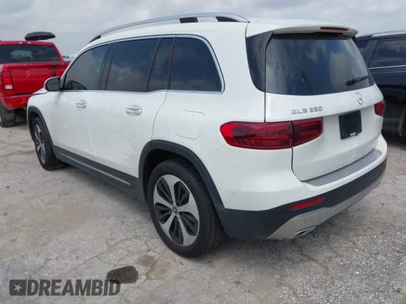 ✅ 2024 Mercedes-Benz GLB 250 • VIN: W1N4M4GBXRW380620 • Lot: 42380515. Listed on IAAI with 6,782 mi. Free auction sales archive from the USA and detailed vehicle history report at DreamBid. Image 3.