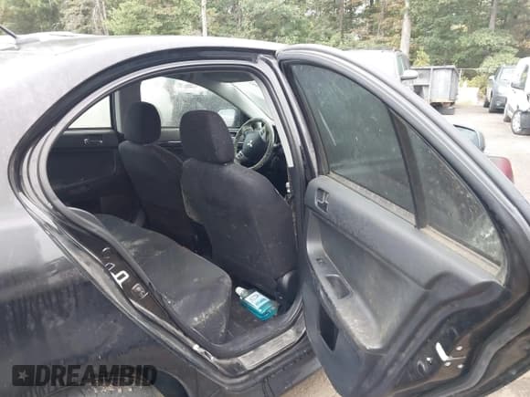 ✅ 2014 Mitsubishi Lancer GT • VIN: JA32U8FW3EU022533 • Lot: 43157882. Wystawiony na IAAI z przebiegiem Nie podano. Bezpłatny archiwum sprzedaży aukcyjnych z USA i szczegółowy raport historii pojazdu na DreamBid. Zdjęcie 8.