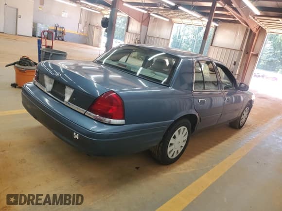 ✅ 2008 Ford Police Interceptor • VIN: 2FAFP71V68X129971 • Lot: 72078705. Wystawiony na Copart z przebiegiem 140 098 mil. Bezpłatny archiwum sprzedaży aukcyjnych z USA i szczegółowy raport historii pojazdu na DreamBid. Zdjęcie 3.