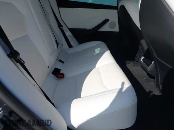 ✅ 2025 Tesla Model 3 Long Range • VIN: 5YJ3E1EA9SF970388 • Lot: 43503731. Wystawiony na IAAI z przebiegiem 3 223 mil. Bezpłatny archiwum sprzedaży aukcyjnych z USA i szczegółowy raport historii pojazdu na DreamBid. Zdjęcie 8.