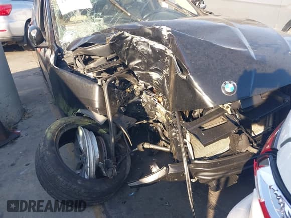 ✅ 2014 BMW X1 xDrive28i • VIN: WBAVL1C55EVY10788 • Lot: 43592441. Wystawiony na IAAI z przebiegiem Nie podano. Bezpłatny archiwum sprzedaży aukcyjnych z USA i szczegółowy raport historii pojazdu na DreamBid. Zdjęcie 6.