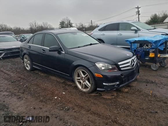 ✅ 2013 Mercedes-Benz C 250 Sport • VIN: WDDGF4HB9DA783089 • Lot: 95131695. Listed on Copart with 66,360 mi. Free auction sales archive from the USA and detailed vehicle history report at DreamBid. Image 4.