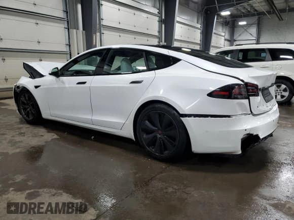 ✅ 2023 Tesla Model S • VIN: 5YJSA1E5XPF500758 • Lot: 51654685. Wystawiony na Copart z przebiegiem 25 390 mil. Bezpłatny archiwum sprzedaży aukcyjnych z USA i szczegółowy raport historii pojazdu na DreamBid. Zdjęcie 2.