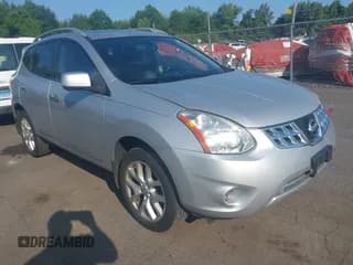 ✅ 2013 Nissan Rogue S • VIN: JN8AS5MT8DW011089 • Lot: 42967646. Wystawiony na IAAI z przebiegiem 137 892 mil. Bezpłatny archiwum sprzedaży aukcyjnych z USA i szczegółowy raport historii pojazdu na DreamBid. Zdjęcie 1.