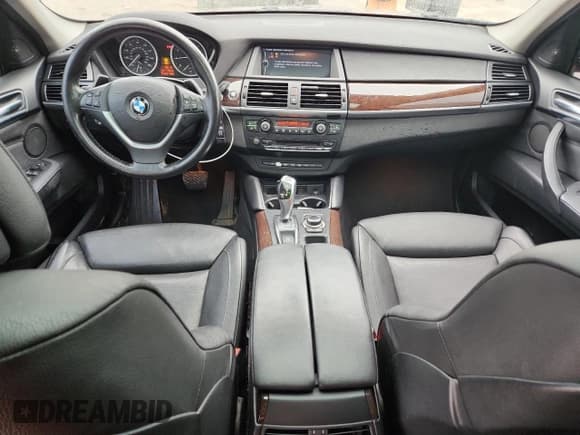 ✅ 2013 BMW X6 xDrive35i • VIN: 5UXFG2C59DL782603 • Lot: 85351305. Wystawiony na Copart z przebiegiem 119 642 mil. Bezpłatny archiwum sprzedaży aukcyjnych z USA i szczegółowy raport historii pojazdu na DreamBid. Zdjęcie 8.