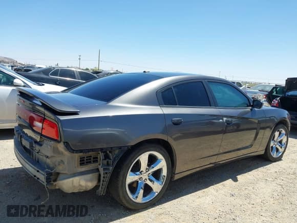 ✅ 2014 Dodge Charger SXT • VIN: 2C3CDXHG3EH339404 • Лот: 42072957. Опубликован ранее на IAAI с пробегом 125 183 миль. Бесплатный доступ к архиву аукционных продаж из США и подробный отчёт об истории автомобиля на DreamBid. Изображение 14.