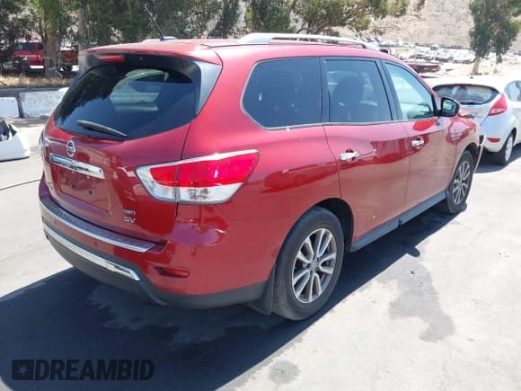 ✅ 2015 Nissan Pathfinder SL • VIN: 5N1AR2MM5FC711635 • Lot: 42661020. Wystawiony na IAAI z przebiegiem 144 241 mil. Bezpłatny archiwum sprzedaży aukcyjnych z USA i szczegółowy raport historii pojazdu na DreamBid. Zdjęcie 4.